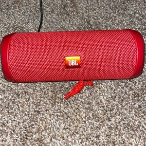 RED JBL FLIP 4 SPEAKER